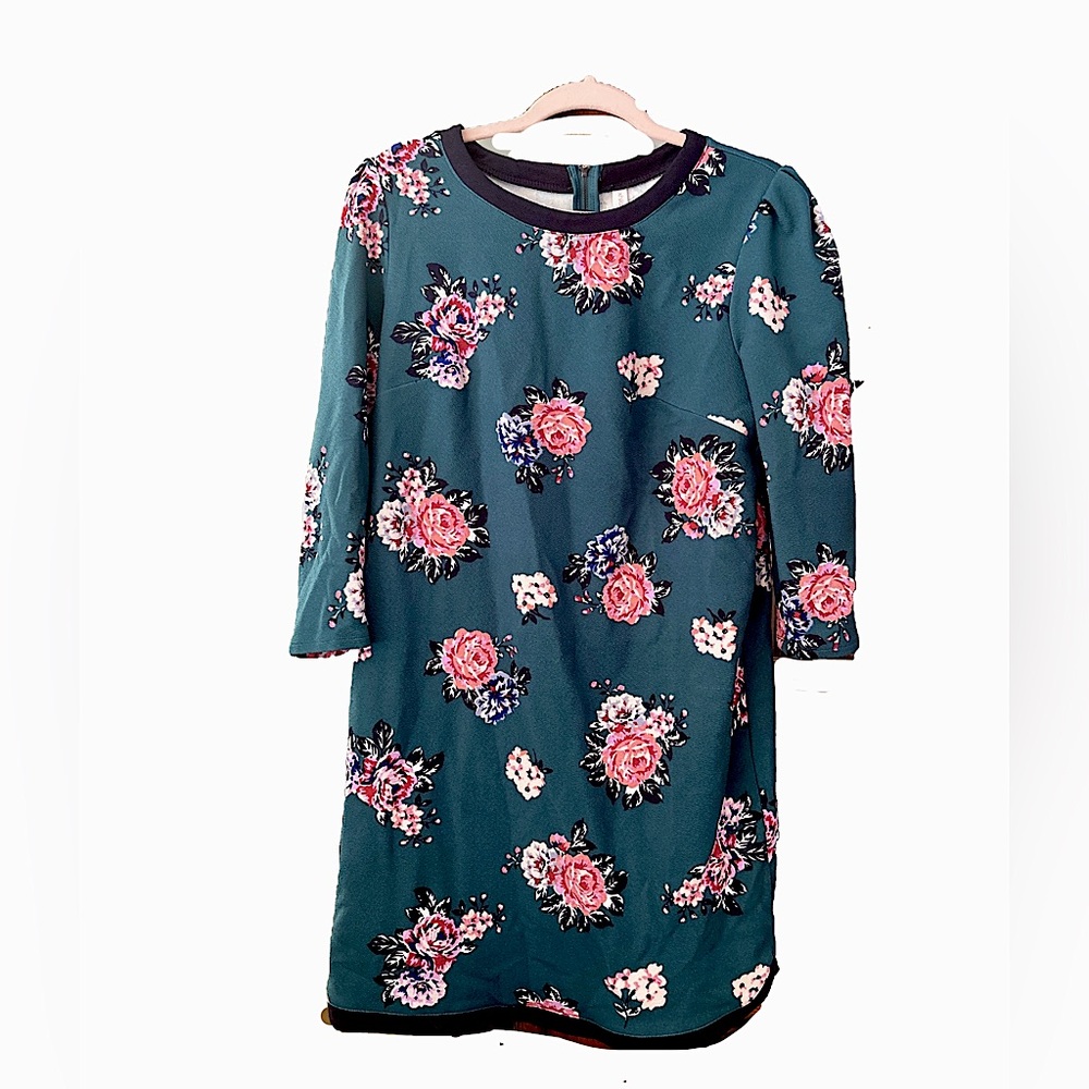 Rich green & floral 3/4 length sleeve shift dress